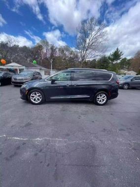 2020 Chrysler Pacifica Touring-L