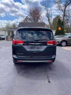 2020 Chrysler Pacifica Touring-L
