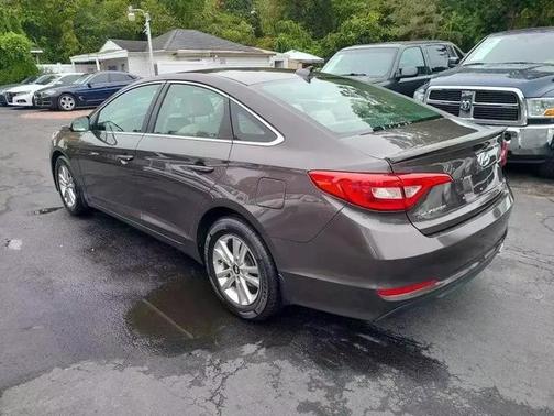 2017 Hyundai SONATA SE