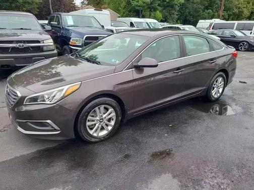 2017 Hyundai SONATA SE