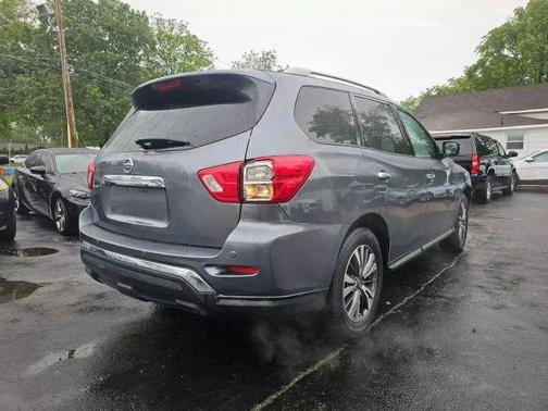 2019 Nissan Pathfinder SV