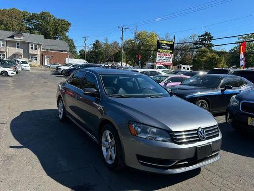 2013 Volkswagen Passat 2.5 SE
