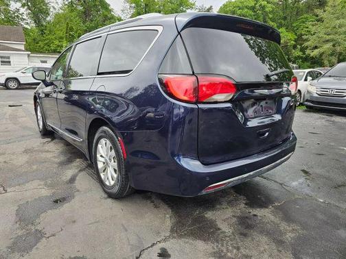 2018 Chrysler Pacifica Touring-L