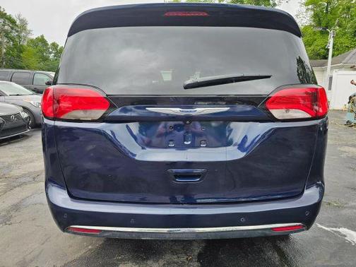 2018 Chrysler Pacifica Touring-L