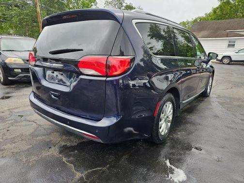 2018 Chrysler Pacifica Touring-L