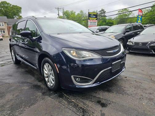 2018 Chrysler Pacifica Touring-L