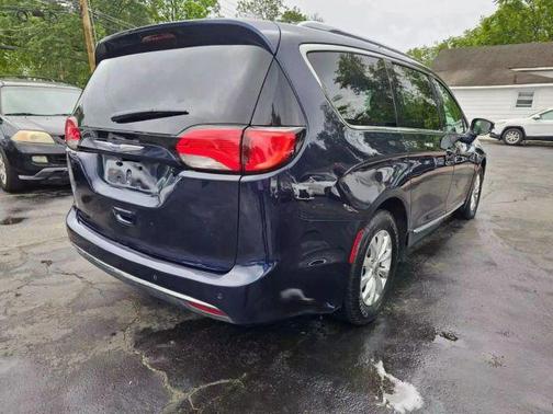 2018 Chrysler Pacifica Touring-L