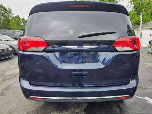 2018 Chrysler Pacifica Touring-L