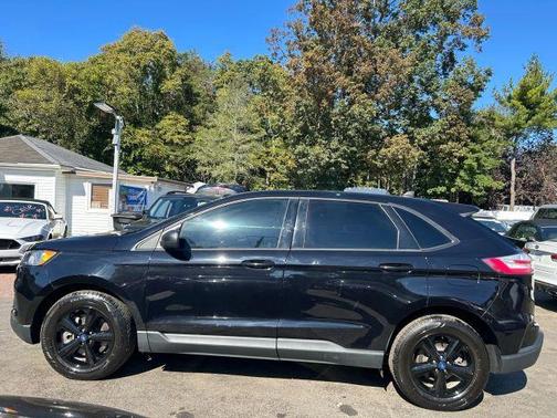 2021 Ford Edge SE