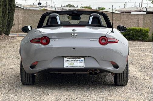 Aero Gray Metallic 2026 Mazda MX-5 Miata Grand Touring