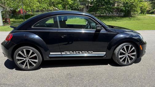 Deep Black Pearl Metallic 2012 Volkswagen Beetle Base