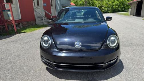 Deep Black Pearl Metallic 2012 Volkswagen Beetle Base