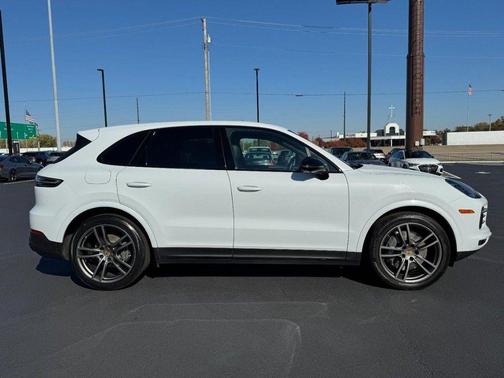 2023 Porsche Cayenne S Platinum Edition