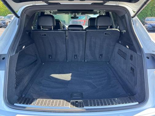 2023 Porsche Cayenne S Platinum Edition