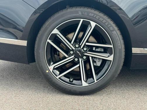 2025 Genesis G80 2.5T