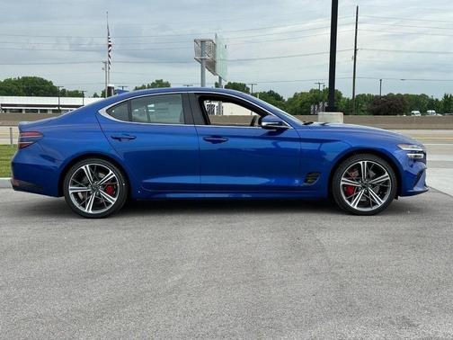 2025 Genesis G70 2.5T