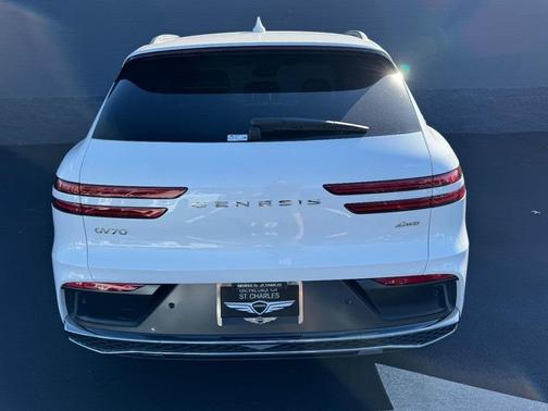 2026 Genesis GV70 2.5T Advanced