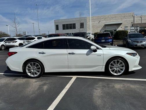 2021 Toyota Avalon Hybrid Limited