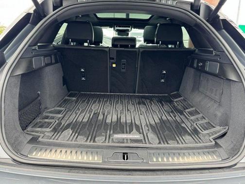 Zadar Grey 2024 Land Rover Range Rover Velar Dynamic SE