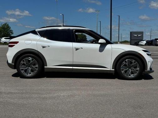 2024 Genesis GV60 Standard