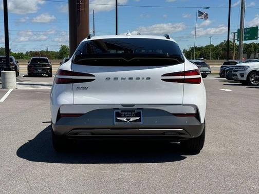 2024 Genesis GV60 Standard