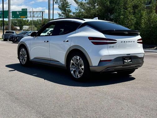 2024 Genesis GV60 Standard