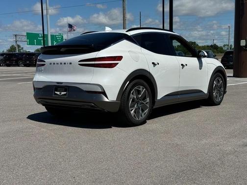 2024 Genesis GV60 Standard