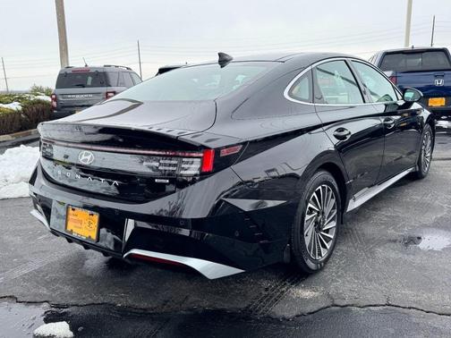 2024 Hyundai SONATA Hybrid Limited