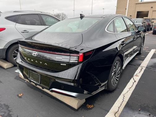 2024 Hyundai SONATA Hybrid Limited