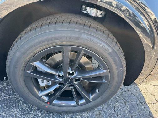 Vik Black 2027 Genesis GV70 2.5T Advanced