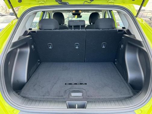 2025 Hyundai KONA SE