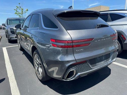 Himalayan Gray 2022 Genesis GV70 2.5T