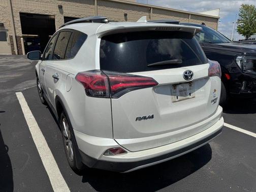 Blizzard Pearl 2017 Toyota RAV4 Limited