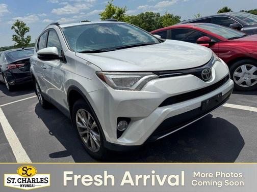 Blizzard Pearl 2017 Toyota RAV4 Limited