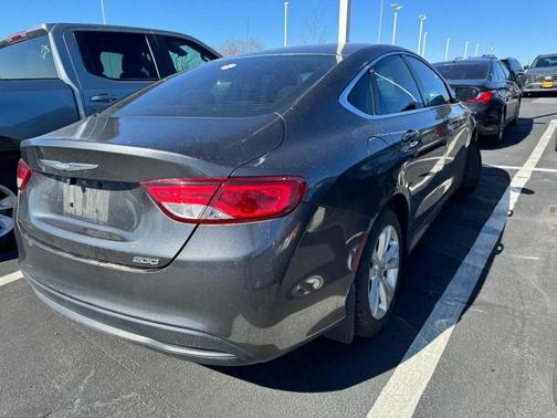 2017 Chrysler 200 LX