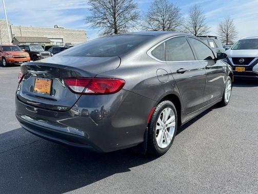 2017 Chrysler 200 LX