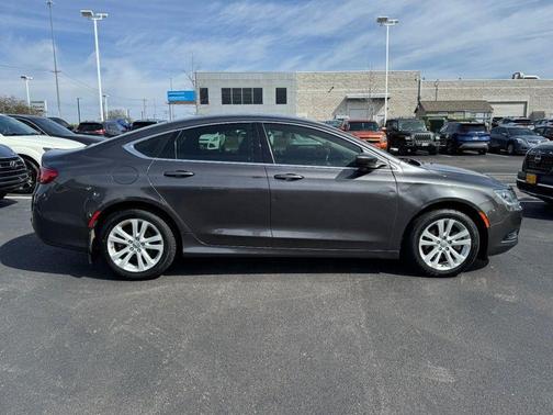 2017 Chrysler 200 LX