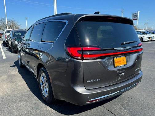 2017 Chrysler 200 LX