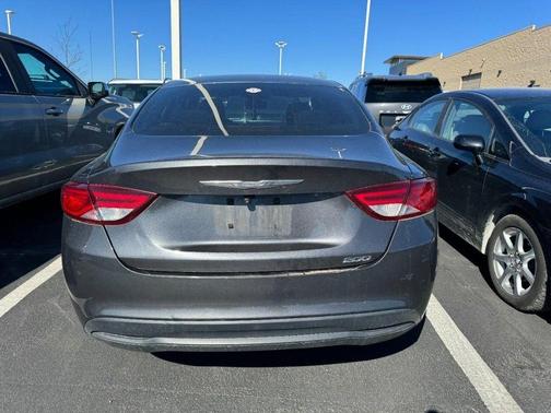 2017 Chrysler 200 LX