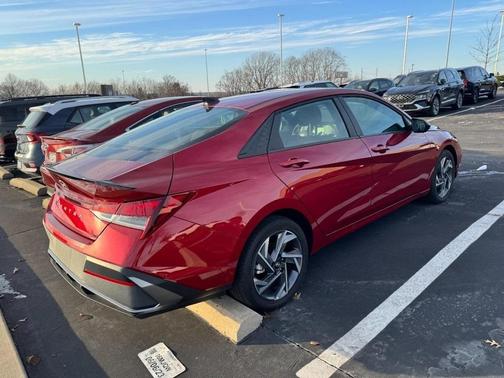 2025 Hyundai ELANTRA SEL Sport