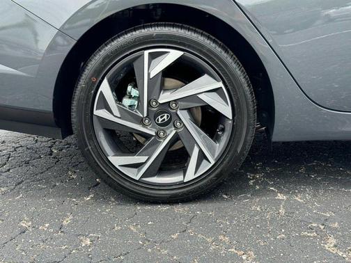 Gray Pearl 2025 Hyundai ELANTRA HEV SEL