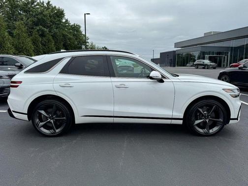 Uyuni White 2026 Genesis GV70 3.5T Sport Prestige