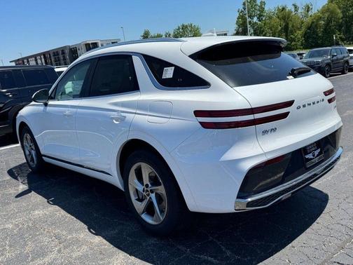Uyuni White 2026 Genesis GV70 2.5T
