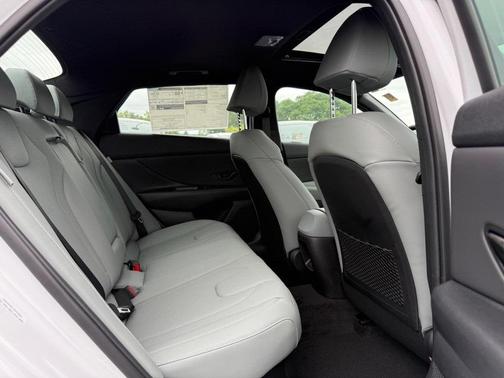 2025 Hyundai ELANTRA HEV Limited