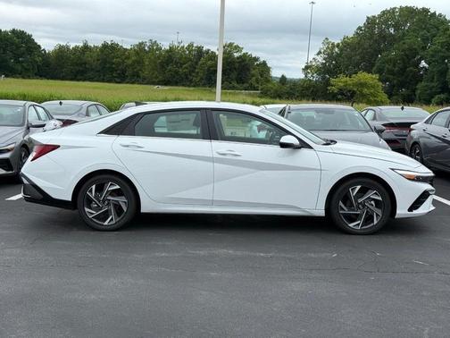 2025 Hyundai ELANTRA HEV Limited