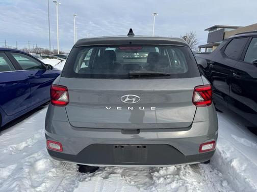 2022 Hyundai VENUE SE