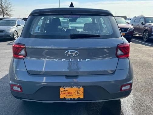 2022 Hyundai VENUE SE