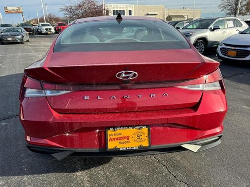 2022 Hyundai ELANTRA SEL