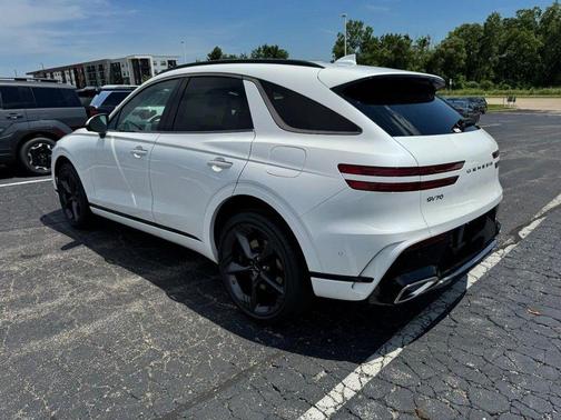 Uyuni White 2026 Genesis GV70 2.5T Sport Prestige