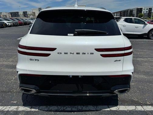 Uyuni White 2026 Genesis GV70 2.5T Sport Prestige